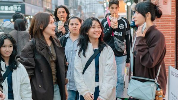 Seru! Ayu Ting Ting dan Hesti Purwadinata Kulineran di China dan Korea