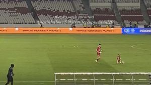 Momen Justin Hubner dan Kamari Main Bola di GBK Usai Laga Indonesia Vs Bulgaria