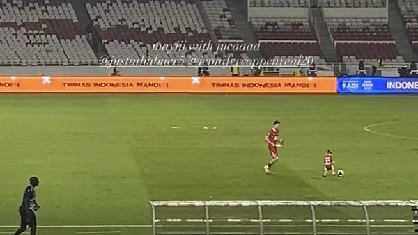 Momen Justin Hubner dan Kamari Main Bola di GBK Usai Laga Indonesia Vs Bulgaria