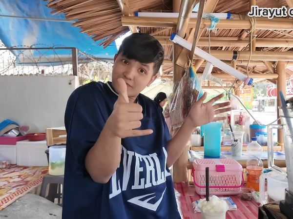 Potret Jirayut Buka Warung Makan di Thailand Buat Bantu Keluarga
