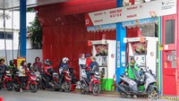 Kabar Kenaikan BBM Batal, Antrean Panjang Telanjur Terjadi di SPBU