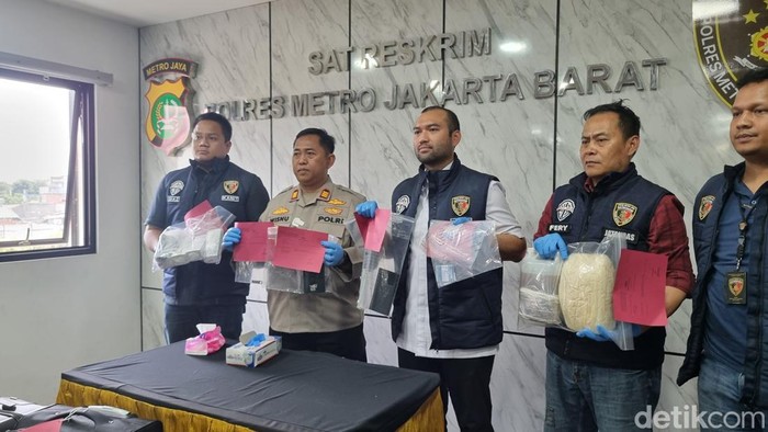 Kasus penipuan modus black dollar di Kembangan Jakbar. (Taufiq/detikcom)