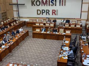 Komisi III DPR Buka Opsi Bentuk Pansus Penyiraman Air Keras Andrie Yunus