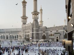 Akses ke Makkah Diperketat, Pekerja di Saudi Harus Daftar via Aplikasi