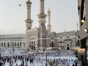 Akses ke Makkah Diperketat, Pekerja di Saudi Harus Daftar via Aplikasi