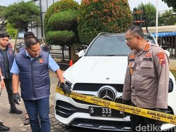 Penipu Bisnis Sarang Walet Keruk Rp 78 M, Duitnya buat Borong Mobil Mewah
