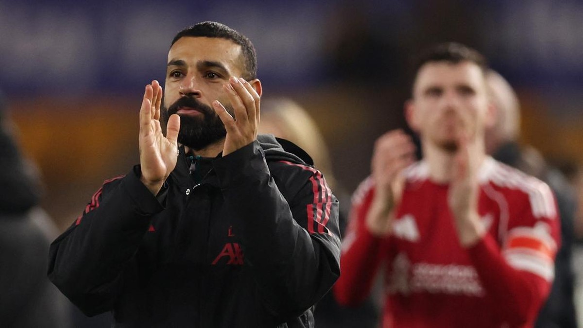 Mohamed Salah disarankan ikuti jejak Cristiano Ronaldo ke Arab Saudi. (REUTERS/Chris Radburn)