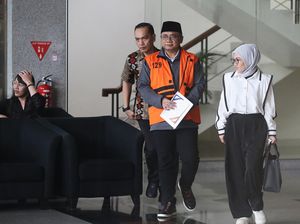 Eks Menag Yaqut Dibantarkan ke RS Polri Akibat Sakit Pencernaan