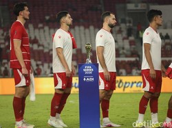 Sejak awal pertandingan, skuad Garuda tampil berani dengan mengambil inisiatif serangan. Kombinasi lini depan yang diisi Ole Romeny dan Ragnar Oratmangoen beberapa kali mencoba membongkar pertahanan Bulgaria, meski belum membuahkan hasil. Muhammad Reevanza/detikfoto