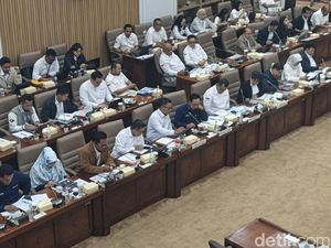 Bos Antam Ngadu ke DPR, Minta Transaksi Perak Domestik Bebas PPN 12%