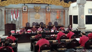 Tabanan Kekurangan 800 Lebih Guru TK hingga SMP