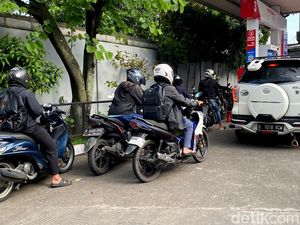 Warga Bandung Bersyukur Harga Pertamax Cs Tidak Naik