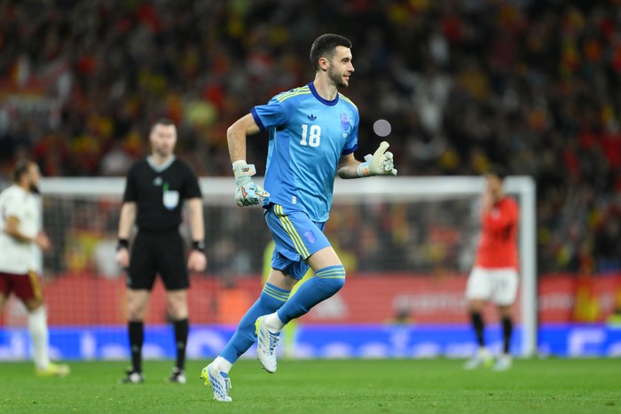 Joan Garcia jalani debut bersama Spanyol.