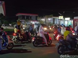 Warga Bima Serbu SPBU meski Harga BBM Tak Jadi Naik