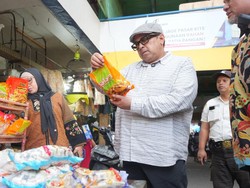 Sidak di Hari Libur, BPJPH Edukasi Pedagang Pasar soal Wajib Halal