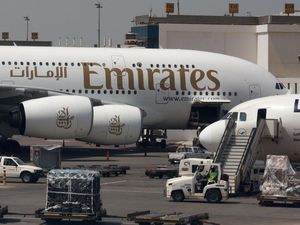 Di Tengah Konflik AS-Israel vs Iran, Bandara Kairo Dipenuhi Pesawat Internasional