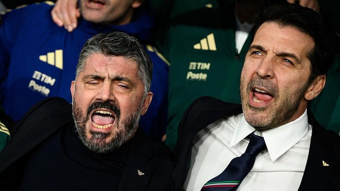 ATLETI AZZURRI DITALIA STADIUM, BERGAMO, ITALY - 2026/03/26: Gennaro Gattuso, head coach of Italy, and Gianluigi Buffon sing the anthem during the FIFA 2026 european Qualifier play off football match between Italy and Northern Ireland . Italy won 2-