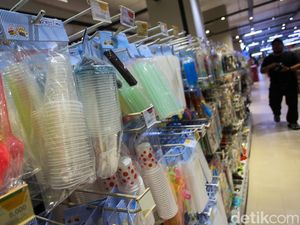 Harga Plastik Melonjak hingga 50 Persen, Dampak Perang AS-Iran Mulai Terasa