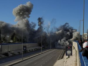 Video: Detik-detik Serangan Israel Ledakkan Bangunan di Beirut, Lebanon