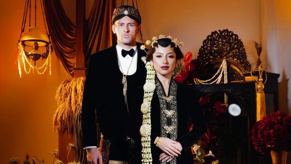 Visual Jennifer Coppen dan Justin Hubner Prewedding Pakai Baju Pengantin Jawa