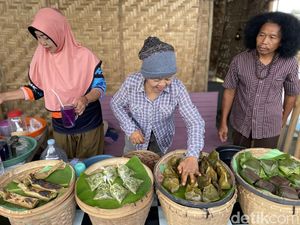 Ada Warung Jadul Nasi Jagung-Botok Yuyu di Pati, Sebungkus Cuma Goceng