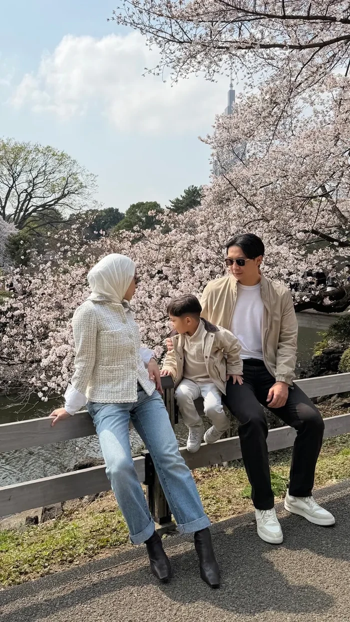 Anggunnya Nikita Willy Liburan di Jepang Bersama Keluarga