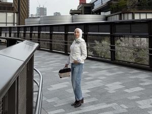 Gaya Santun Nikita Willy Liburan ke Jepang Curi Atensi, Konsisten Berhijab