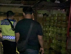 Polisi Gerebek Praktik Pengoplosan Gas Bersubsidi di Bogor, Pelaku Kabur