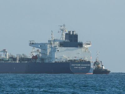 Potret Kedatangan Tanker Minyak Rusia Jadi Harapan di Tengah Krisis