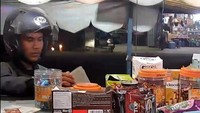 Pria Berhelm Kembalikan Dompet Curian di Agen Bank Kendari Usai Viral