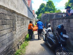 Kurir Temukan Pria Tewas Saat Antar Paket di Sesetan Denpasar