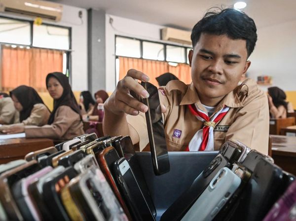 Sekolah Batasi Gadget Demi Fokus Belajar