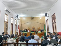 Eks Menhub Budi Karya Tak Akui Keterangan Saksi, Hakim: Hadirkan di PN Medan