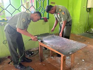 Keren! SMK di Gresik Sulap Sampah Plastik Jadi Furnitur Pengganti Kayu