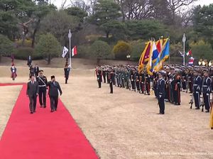 Prabowo Bertemu Presiden Korsel, Disambut Upacara Kenegaraan di Blue House