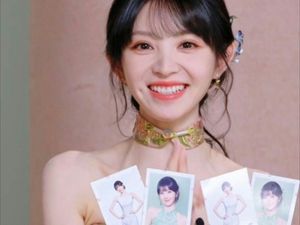 Livestream Aktris China Tian Xiwei Diberhentikan karena Baju Terlalu Terbuka