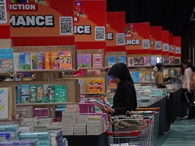 Antusiasme Warga Berburu Buku di Bazar Internasional