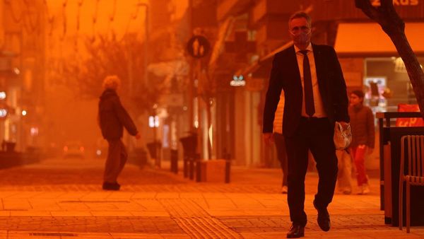 Debu Sahara Selimuti Kreta, Kualitas Udara Memburuk