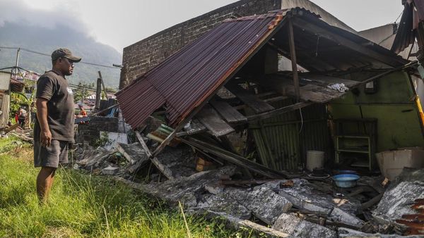 Gempa 7,6 Guncang Sulawesi Utara-Maluku Utara, Rumah Warga Rusak