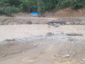 Jembatan Darurat Hanyut Imbas Hujan Deras, 10 Desa di Aceh Tengah Terisolasi