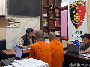 Gelap Mata! 2 Eks Karyawan Ini Nekat Gasak Baterai Tower di Batu