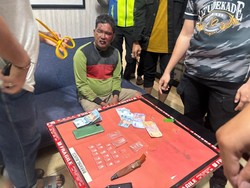 Ditolong Polisi Usai Laka, Pria Ogan Ilir Malah Buang Sabu di Mobil Patroli