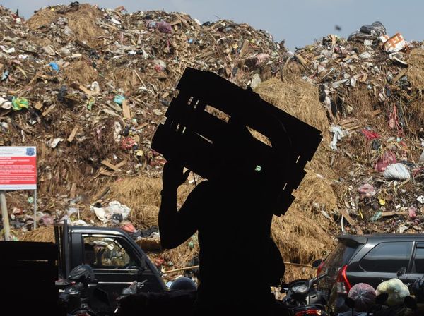 Krisis Pengelolaan Sampah, TPS Kramat Jati Meluber