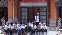Siswa SMP di Gianyar Kerap Diminta Unggah PR ke Medsos