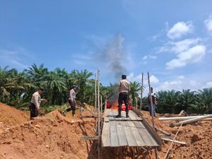 Penertiban PETI di Kuansing, Polisi Temukan Bekas Galian-Musnahkan Dompeng