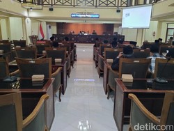Belanja Pegawai Tinggi, DPRD Ingatkan Pemkab Lombok Barat Tak Rumahkan Pegawai