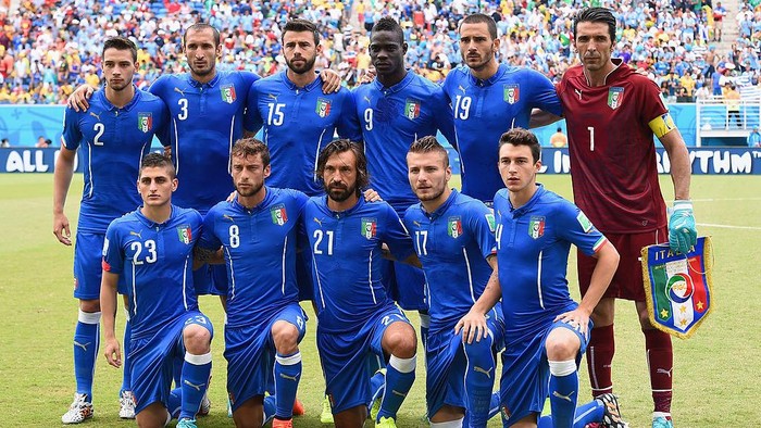 NATAL, BRAZIL - JUNE 24:  Italy players pose for a team photo prior to the 2014 FIFA World Cup Brazil Group D match between Italy and Uruguay at Estadio das Dunas on June 24, 2014 in Natal, Brazil.  (Photo by Claudio Villa/Getty Images)