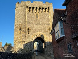 Menjelajah Lewes, Kota Bersejarah di Selatan Inggris