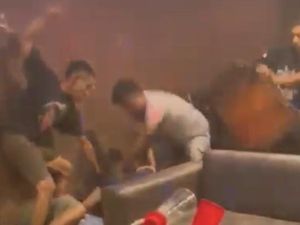 5 Oknum TNI-1 Polisi Keroyok Pengunjung Kafe di Torut gegara Tak Diberi Minum