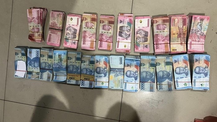 Barang bukti uang yang dirampok di Pangkalpinang